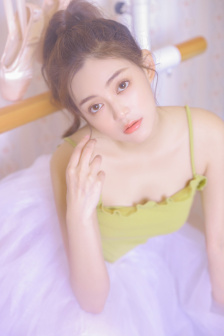 黑皮辣妹